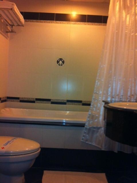 Hoang Vinh Hotel Хошимин Экстерьер фото